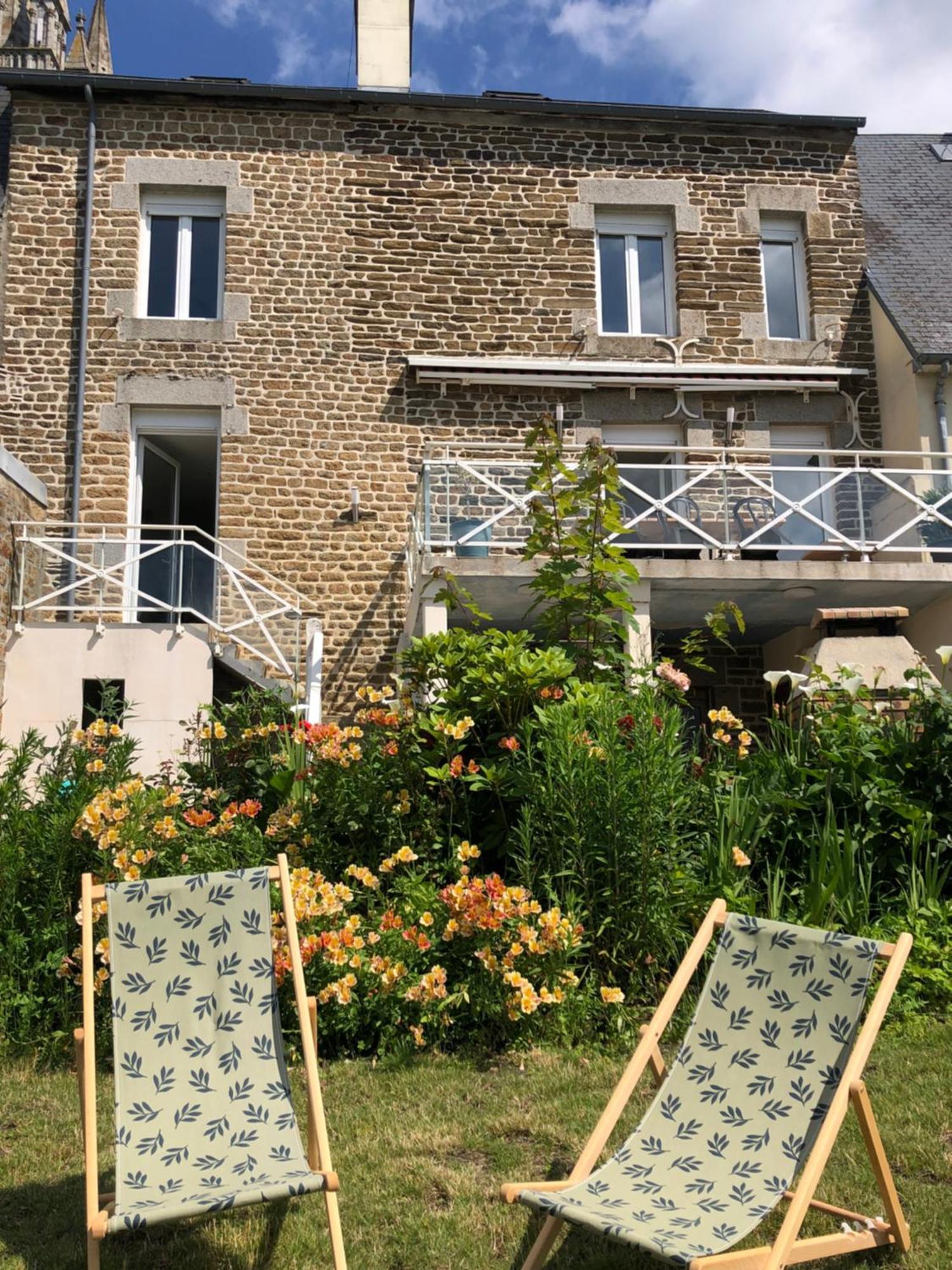 Saint-Hilaire-du-Harcouët La Maison Du Lac מראה חיצוני תמונה
